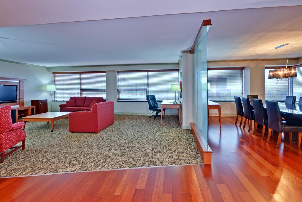 Holiday Inn Montreal Midtown Екстер'єр фото