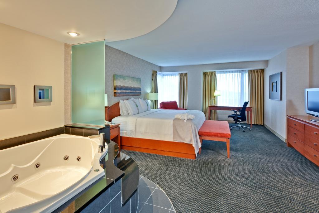 Holiday Inn Montreal Midtown Екстер'єр фото