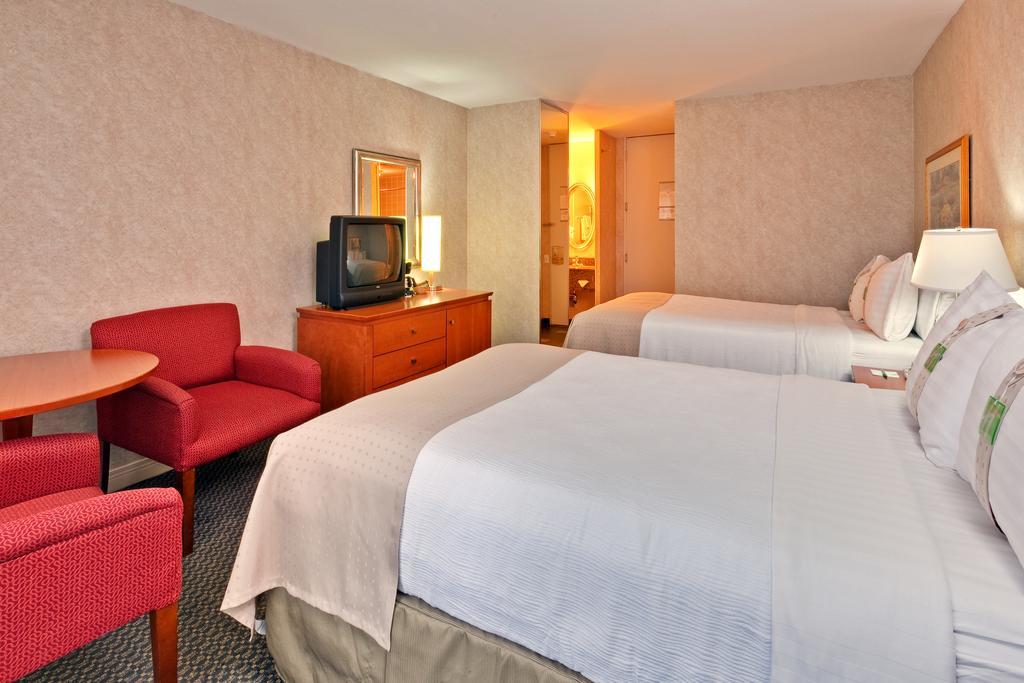Holiday Inn Montreal Midtown Номер фото