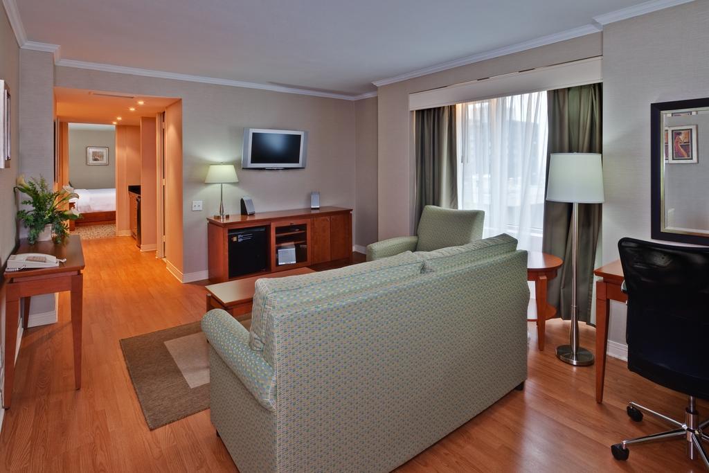 Holiday Inn Montreal Midtown Номер фото